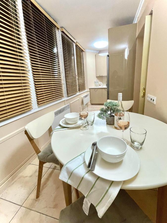 Great One Bed Right Near Opera House Διαμέρισμα Κίεβο Εξωτερικό φωτογραφία